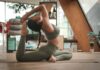 대체요법, 현대인의 건강 동반자로 자리매김…일상 속 실천법은? woman doing yoga